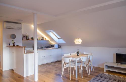 Zasip Apartment | HOMe apartments & Yoga studio