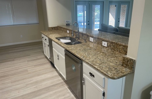 Jacksonville House | Home Away from Home! Close to Everything! JU only 5 Mins Away!