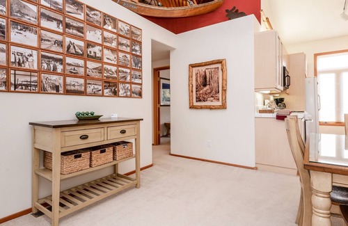 Mammoth Lakes Condo | Home Away From Home in Snowcreek V Resort