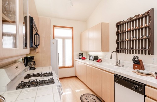 Mammoth Lakes Condo | Home Away From Home in Snowcreek V Resort