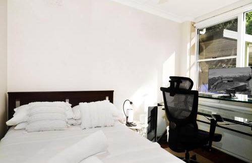 Kogarah Bay House | Home Away From Home - 3 Bedroom House Sleeps 6 - Parking