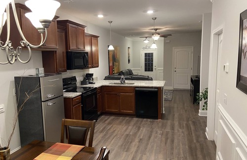 Port Wentworth House | Home Away from Home>4Br3.5BathParkBikeTrailPoolGymPondCamerasWiFi