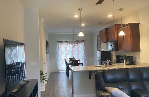 Port Wentworth House | Home Away from Home>4Br3.5BathParkBikeTrailPoolGymPondCamerasWiFi