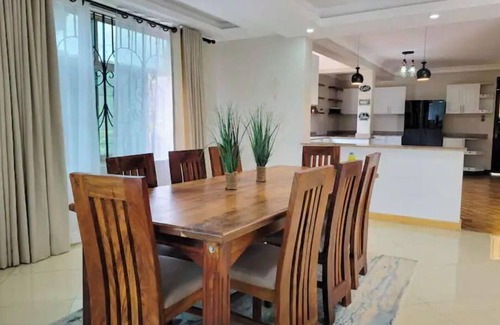 Entebbe House | Home away from Home -Beautiful and Spacious House
