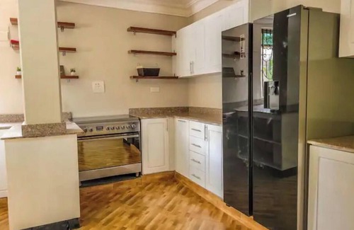 Entebbe House | Home away from Home -Beautiful and Spacious House