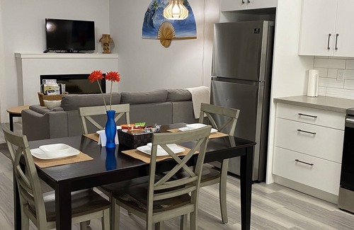 Kamloops House | Home away from home in a new upscale & highly desirable neighbourhood!