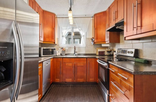 Southeast Calgary Apartment | Home Away From Home » Pet Friendly » Work Space