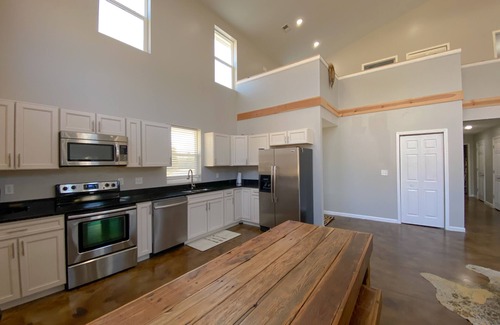Paris Crossing Cabin | Home Away From Home- Relax, Recharge and Enjoy Country Life