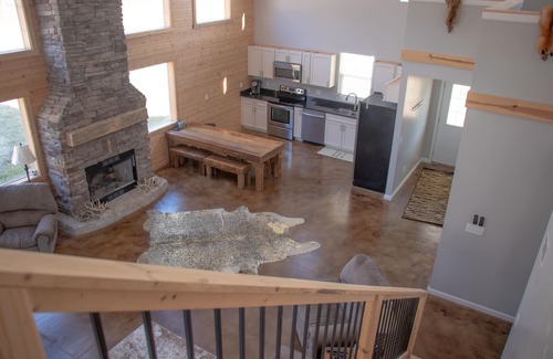 Paris Crossing Cabin | Home Away From Home- Relax, Recharge and Enjoy Country Life