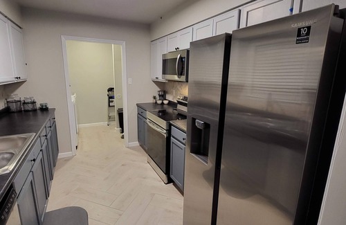 Blytheville House | Home Away From Home, Cozy Grounds, Minutes From the Excitements.