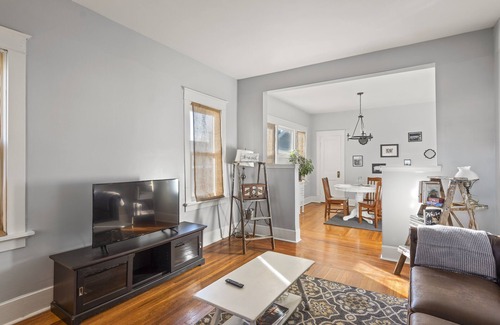 Norwood House | Home Away From Home+Snacks! Central Cincinnati
