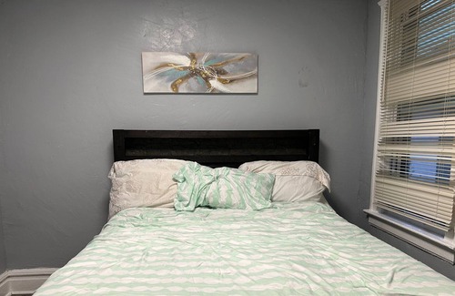 Weequahic House | Home away from home