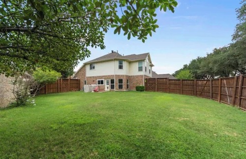 Valley Ranch House | Home away from home with big private fenced backyard