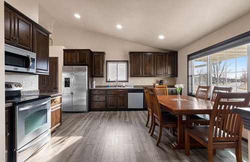 De Pere House | Home away homenn