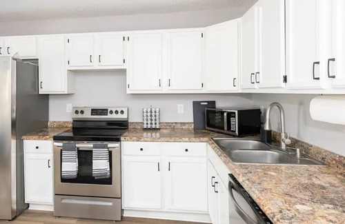 Hubert House | Home Base @ TopShelfStays. Close to Camp Lejeune and the beaches!