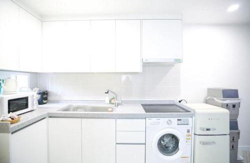 Yeonnam-dong Apartment | Home Brick/Hongik station 10min