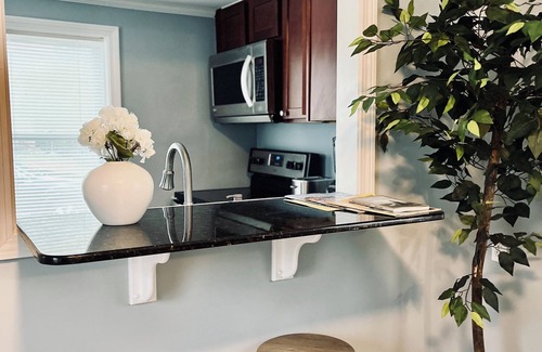 Warwick House | Home by Oakland Beach & Airport