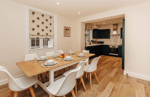 Cuddesdon House | Home Farm Holiday Homes