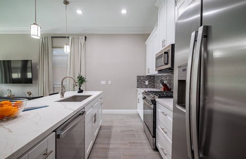 Greater Fondren Southwest House | Home Gym | 10 min to Alphaland | Yard | Gated Home