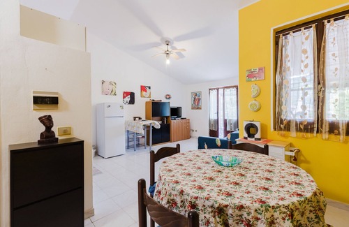 Bosa Apartment | 'Home Holidays Pintadera 2' with Garden and Wi-Fi
