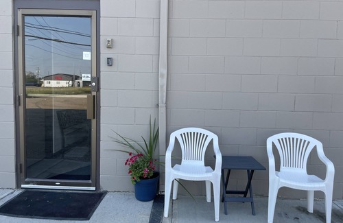 Lloydminster Apartment | Home Hotel ONE BEDROOM APARTMENT