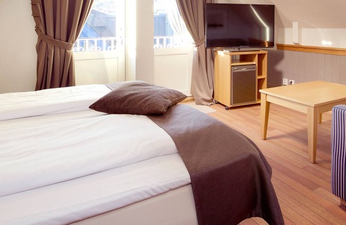 Tromso Hotel | Home Hotel With - Dinner included