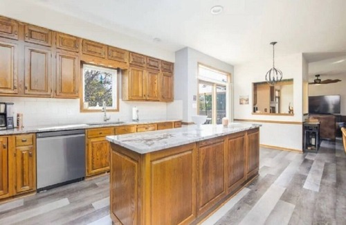 Clive House | Home in Clive, GREAT location, cozy, spacious, private, 5BR & hot tub!