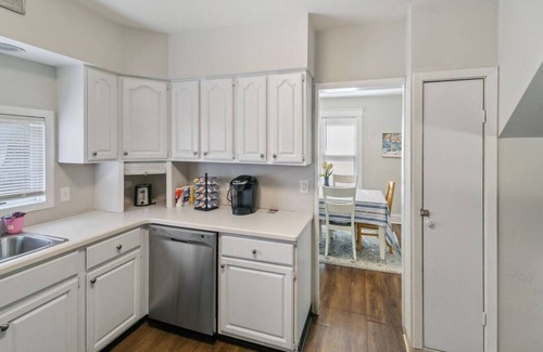 Libertyville House | Home in DT Libertyville great for Navy Graduations