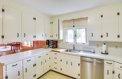 Saunderstown House | Home in Narragansett w/Beach Access!