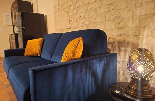 Lucon House | Home-made Glycine for 4 people