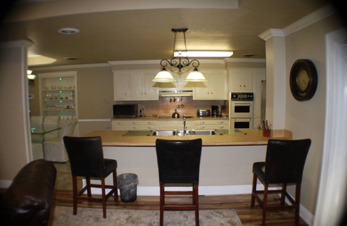 Zachary House | Home/MINI RESORT- pool, tennis court, pickleball, golf course, lg. Clubhouse