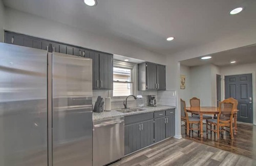 Hammond House | Home Near BP Refinery-Whiting