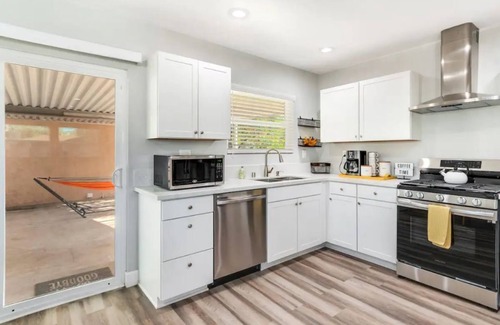 San Bernardino House | Home near Casino/NosCenter/Hospital/Glen Helen!