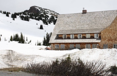 Enumclaw House | Home Near Crystal Mountain, Mt Rainier and Chinook Pass