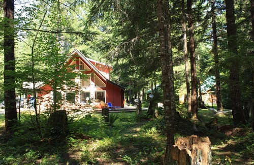 Enumclaw House | Home Near Crystal Mountain, Mt Rainier and Chinook Pass