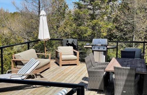 Northern Bruce Peninsula House | Home of the Living Sunset