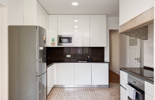 Alto do Pina Apartment | Home Out 4E - 5 Bedroom Apartment with Parking