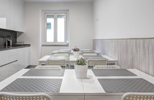 Sao Joao de Deus House | Home Out Rooms & Apartments