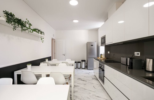 Sao Joao de Deus House | Home Out Rooms & Apartments