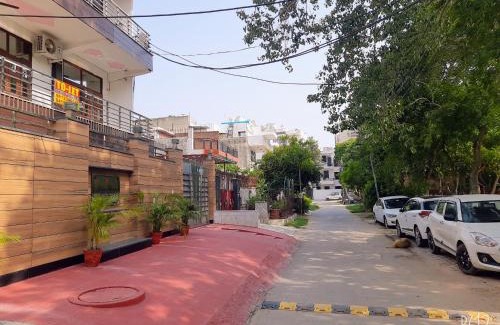 Udyog Vihar Bed & Breakfast | Home stay services