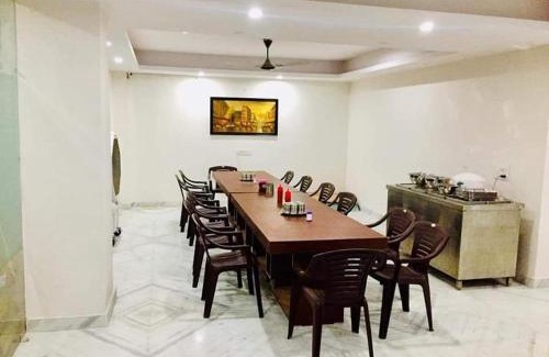 Udyog Vihar Bed & Breakfast | Home stay services