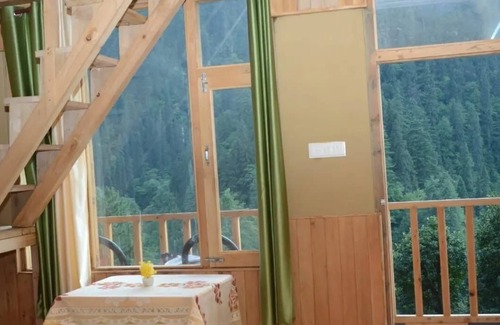 Shoja Cottage | Home Stay with 360 view@Mountain bliss cottage,Jibhi. 5kms away from Jalori Pass