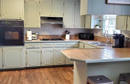 Greer House | Home Sweet Greer near Airport BMW & Downtown