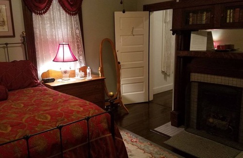 Paris Bed & Breakfast | Home Sweet Home Bed & Breakfast
