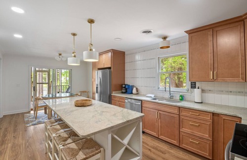 Leesville House | Home w/Dock, SUPs, Kayaks, Arcades, Ping-Pong