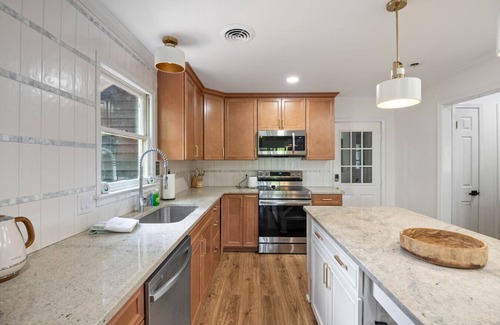 Leesville House | Home w/Dock, SUPs, Kayaks, Arcades, Ping-Pong