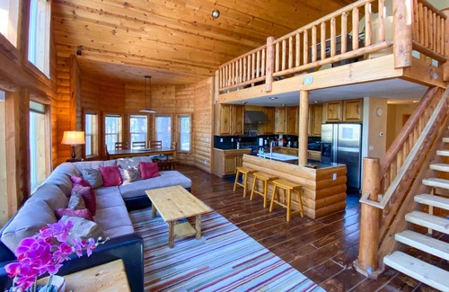 Country Club Estates Cottage | Home w/Indoor Pool in South Lake Tahoe!