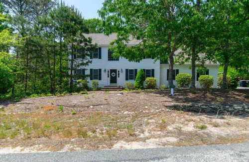 Harwich House | Home w outdoor spaces near Long Pond