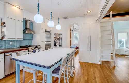 Chestnut House | Home with enclosed yard & central AC - dogs welcome