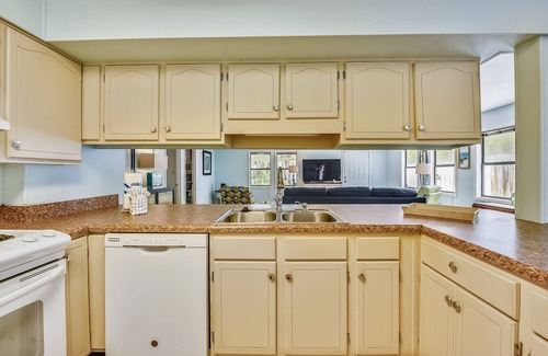 Bid-a-wee Beach House | 🐬Home with PRIVATE BEACH access! BOOK NOW! *Free Activities!*🐬